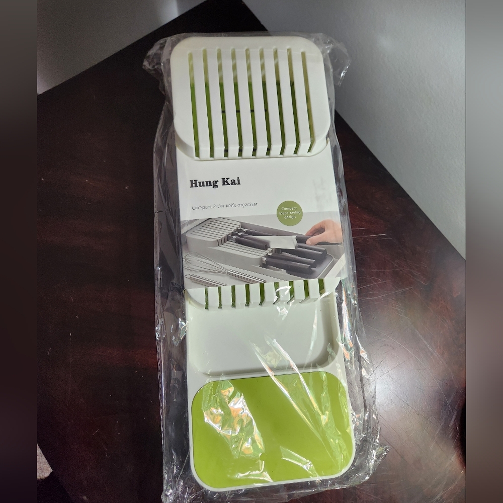 💥3for$15💥 Hung Kai Compact Knife Organizer - White and Green NWT